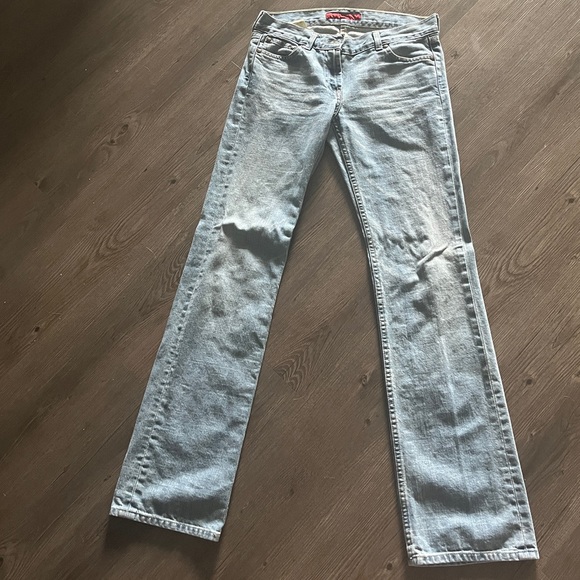 The perfect pair of Y2K low rise jeans - Picture 3 of 6